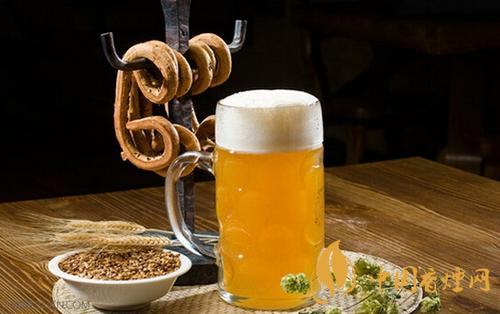 喝酒時(shí)需要注意什么？專(zhuān)家的6條建議讓你健康飲酒！