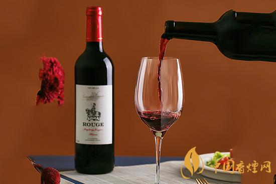 存放葡萄酒時酒瓶怎樣放置？葡萄酒存放的正確方法