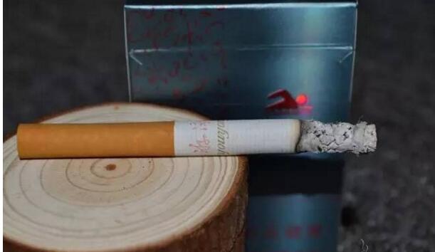 黃鶴樓游泳回歸，爺爺輩最喜愛的香煙品牌